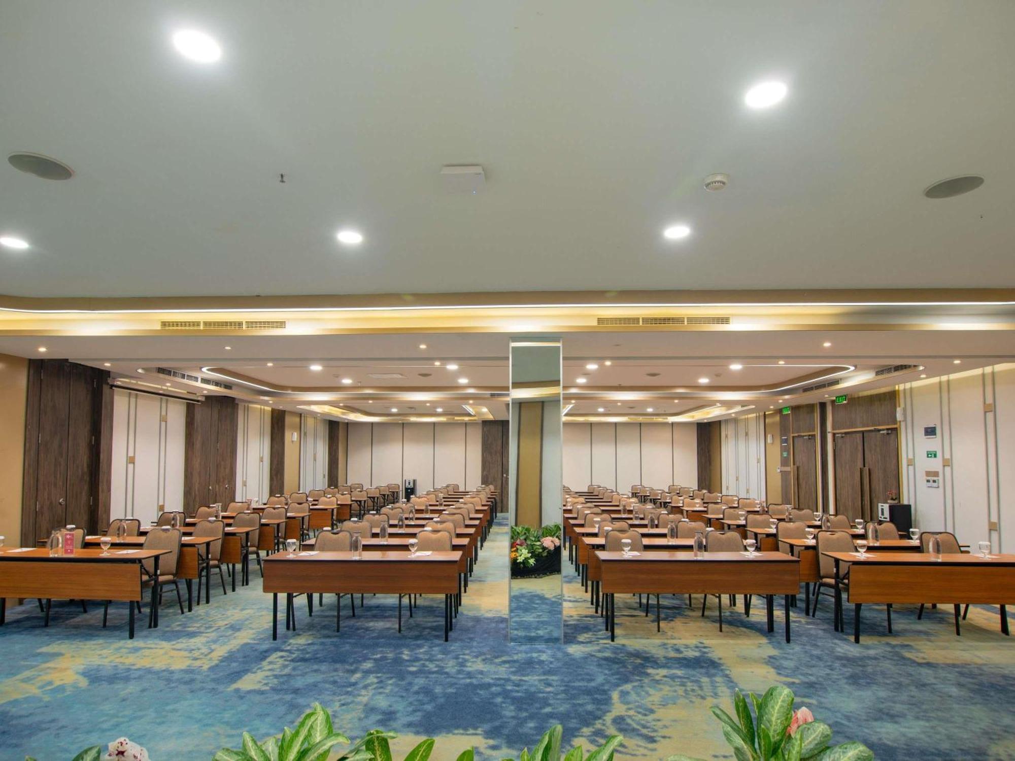 Hotel Ibis Bandung Pasteur Exterior foto