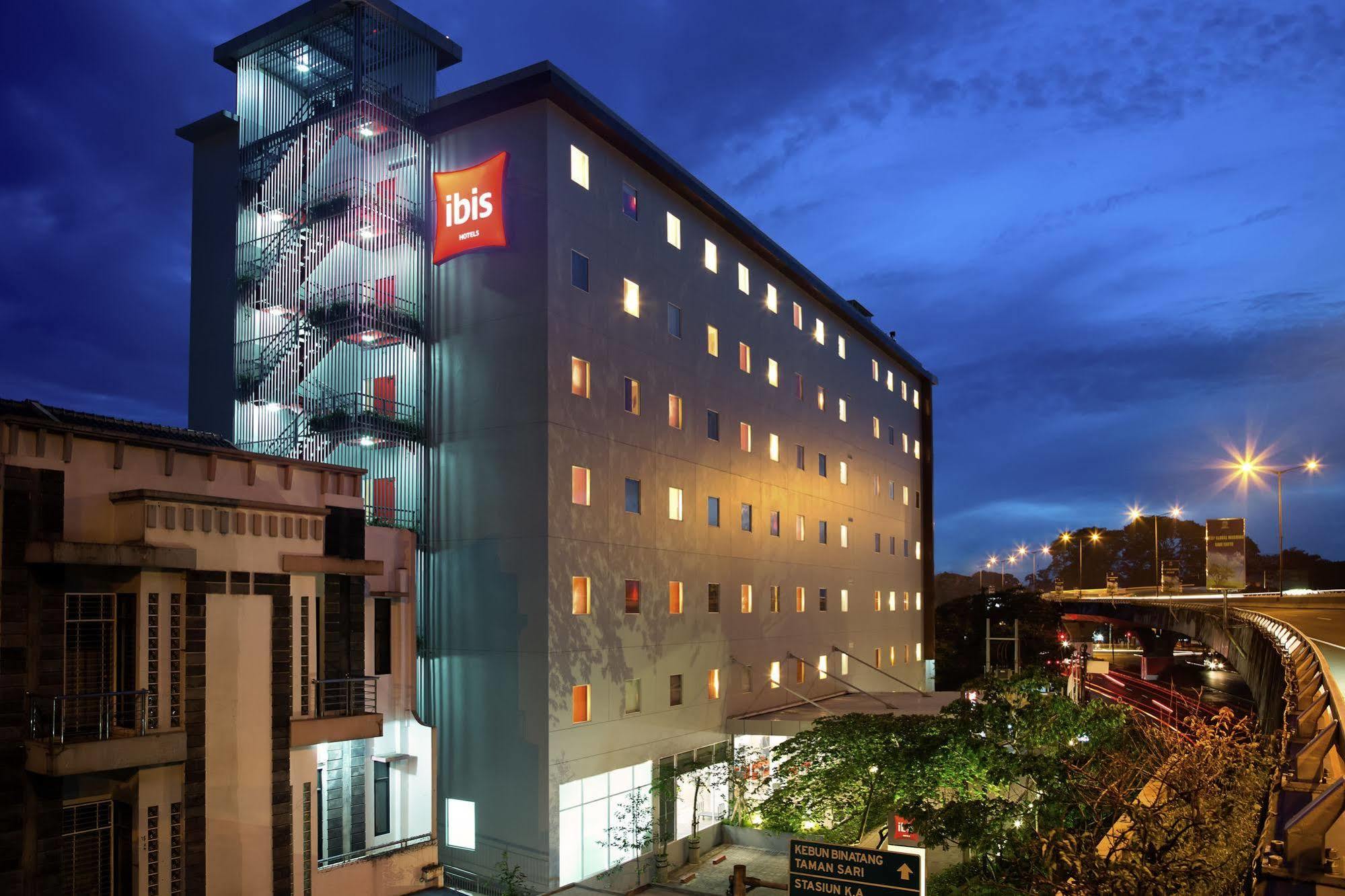 Hotel Ibis Bandung Pasteur Exterior foto